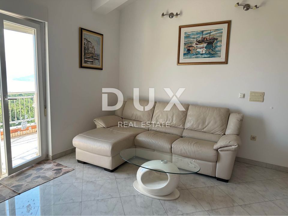 RIJEKA, KASTAV - Appartamento con 2 camere da letto + soggiorno con vista panoramica sul mare + 2 posti auto! OPPORTUNITÀ!