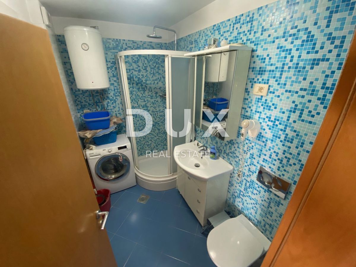 RIJEKA, KASTAV - Appartamento con 2 camere da letto + soggiorno con vista panoramica sul mare + 2 posti auto! OPPORTUNITÀ!