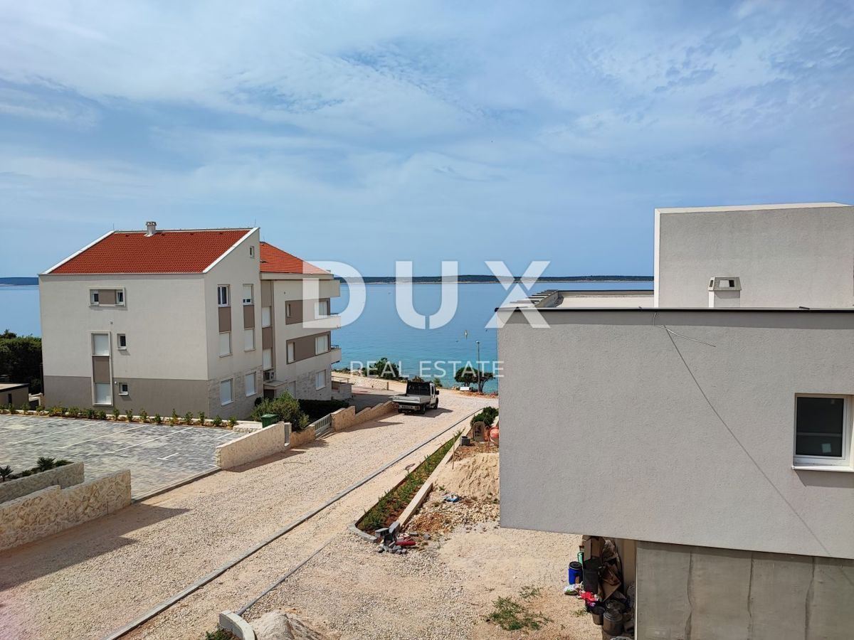 ISOLA DI PAG, MANDRE - appartamento di lusso con piscina in splendido edificio di nuova costruzione