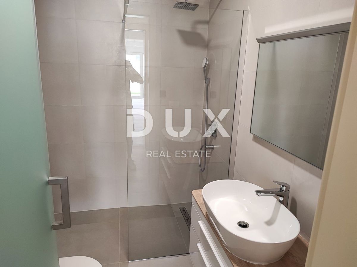 ISOLA DI PAG, MANDRE - appartamento di lusso con piscina in splendido edificio di nuova costruzione