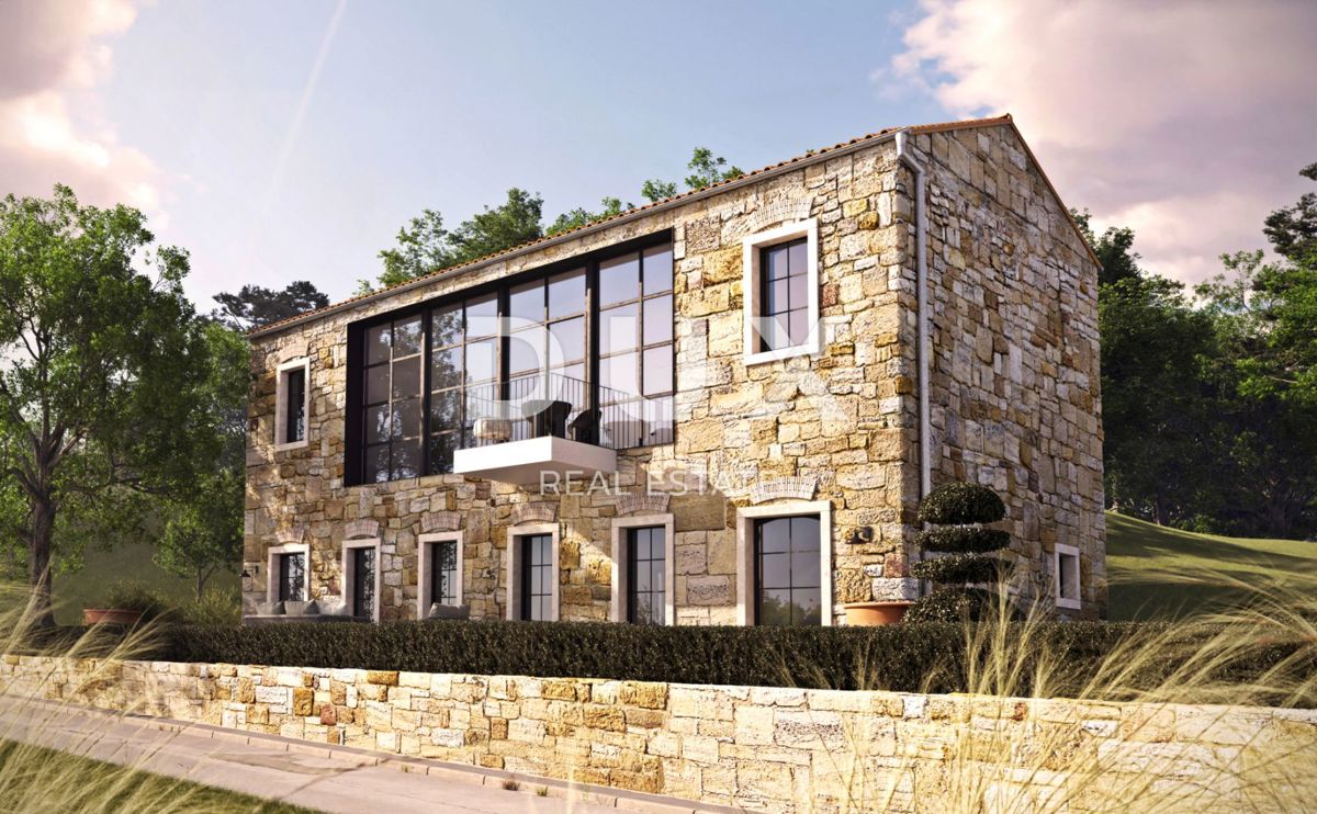 ISTRIA, CEROVLJE - Antico edificio in pietra con ristrutturazione iniziata