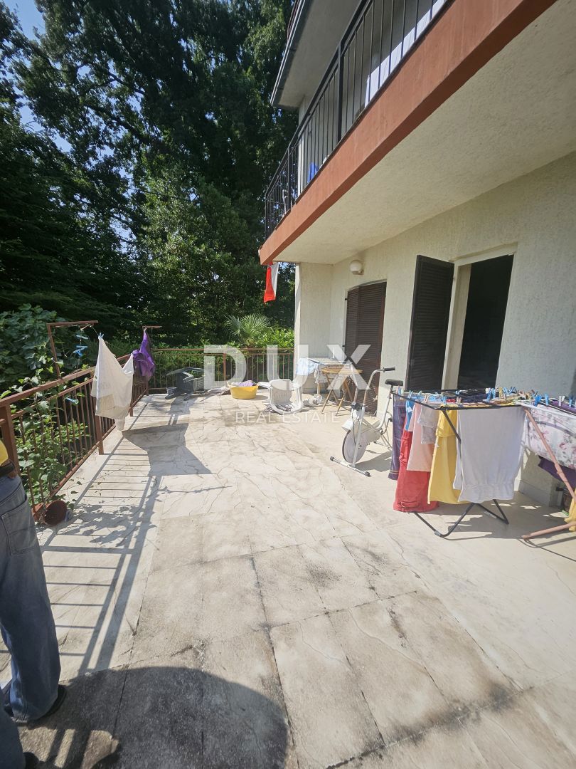 OPATIJA, IKA - appartamento 80m2, soggiorno + 2 camere da letto, piano terra, con vista mare e grande terrazza + giardino ca. 125m2