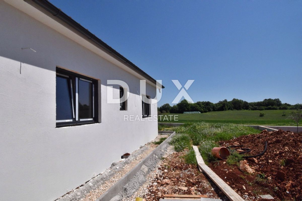 ISTRIA, LIŽNJAN (dintorni) - Nuova moderna casa a un piano in posizione tranquilla!