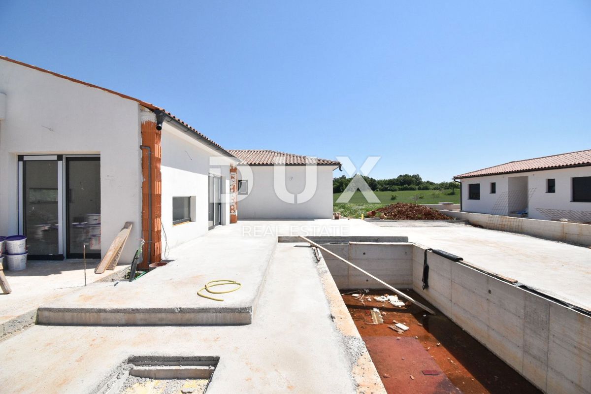 ISTRIA, LIŽNJAN (dintorni) - Nuova moderna casa a un piano in posizione tranquilla!