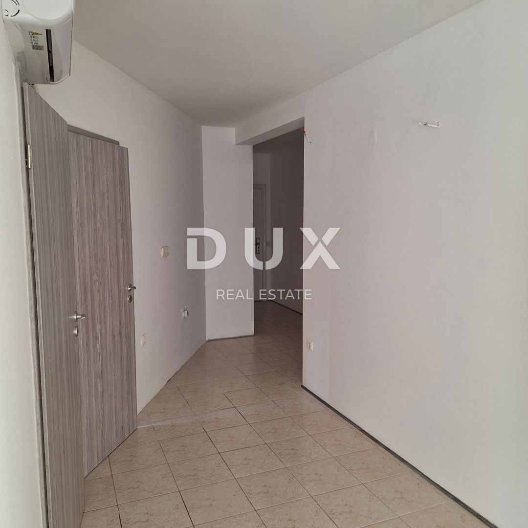 ISOLA DI KRK, CITTÀ DI KRK - Appartamento 69 m2 + giardino 150 m2