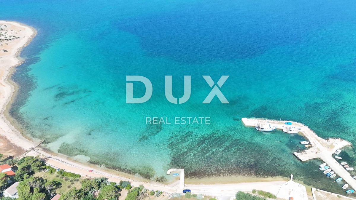 ISOLA DI PAG, KOŠLJUN - Villa al mare con 4 appartamenti
