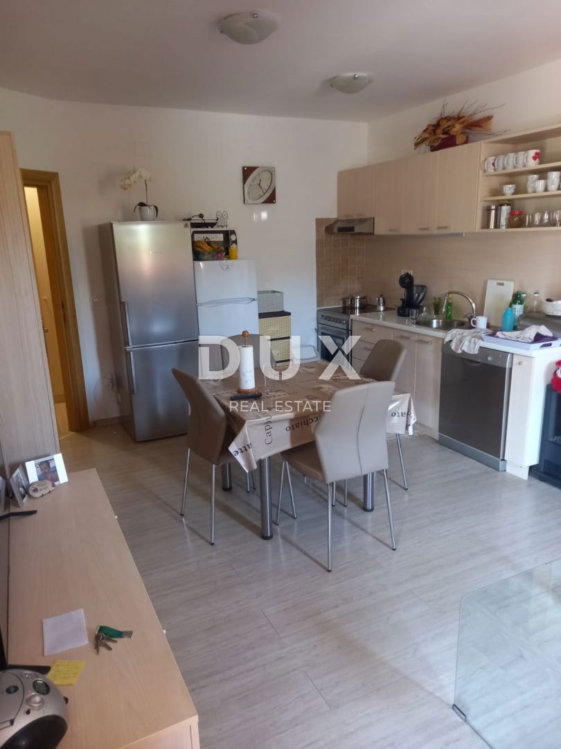 ISTRIA, VOLME - Appartamento con ampia terrazza, verde e tranquillità assoluta