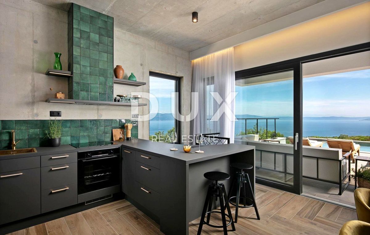 ISTRIA, RABAC - Una villa straordinaria con una vista spettacolare sul mare