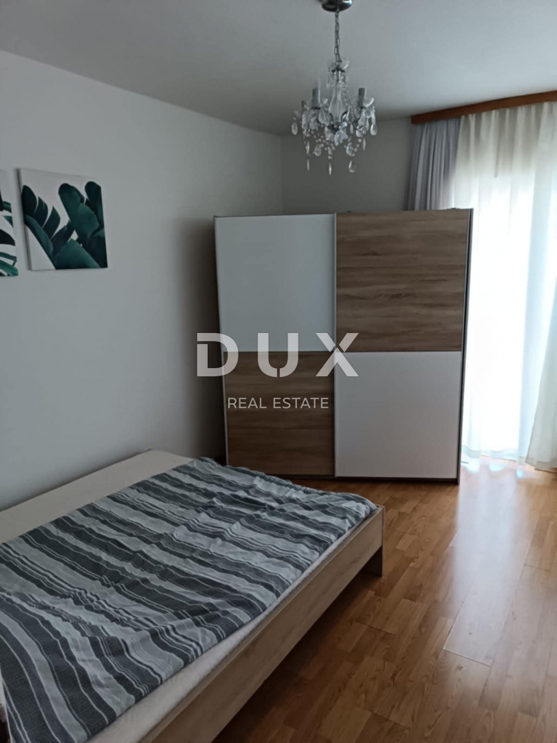 VODICE, SEBENICO - OCCASIONE! Casa con 5 appartamenti in posizione tranquilla 