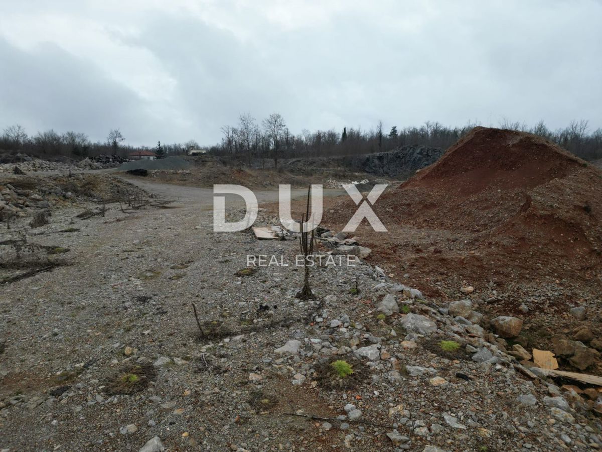 MATULJI, PERMANI - Terreno edificabile di 10000 m2 nella zona di lavoro per magazzini/capannoni, ZONA M