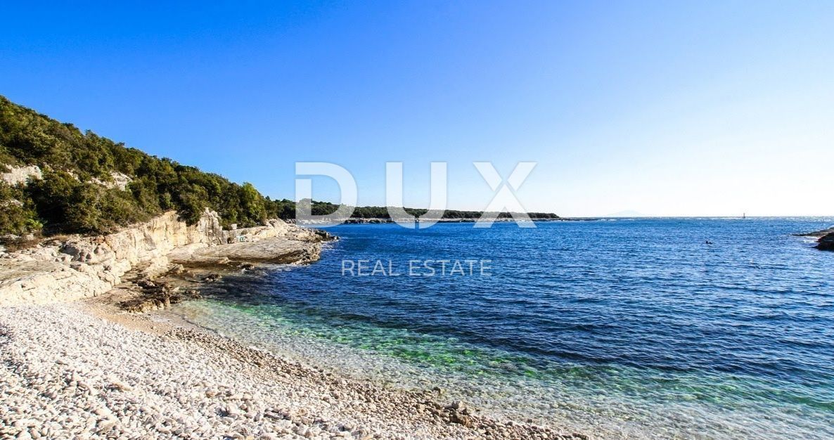 ISTRIA, KAVRAN - Interessante terreno edificabile ideale per la costruzione di una villa/complesso di ville/casa familiare/casa per le vacanze