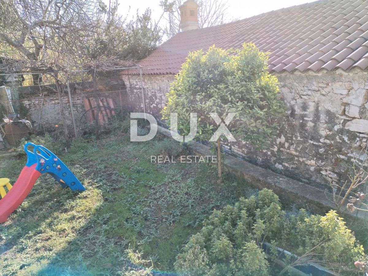ISTRIA, POLA - Casa con due appartamenti a 400 m dal mare!