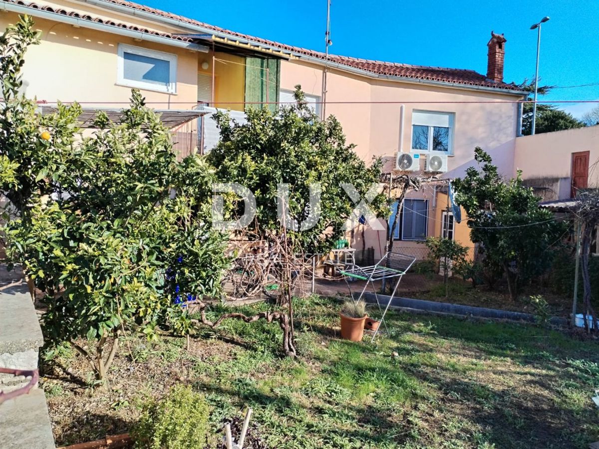 ISTRIA, POLA - Casa con due appartamenti a 400 m dal mare!