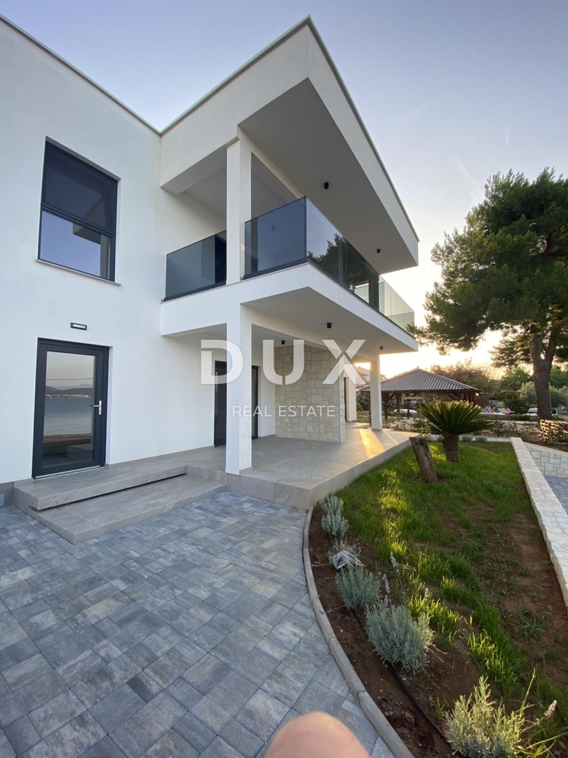 NEVIĐANE, PAŠMAN - Nuovo condominio in prima fila sul mare