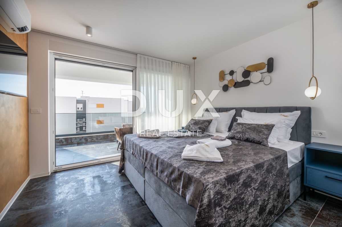 ISOLA DI PAG, NOVALJA - Villa con 4 camere da letto, piscina e sauna, 148,50 m2