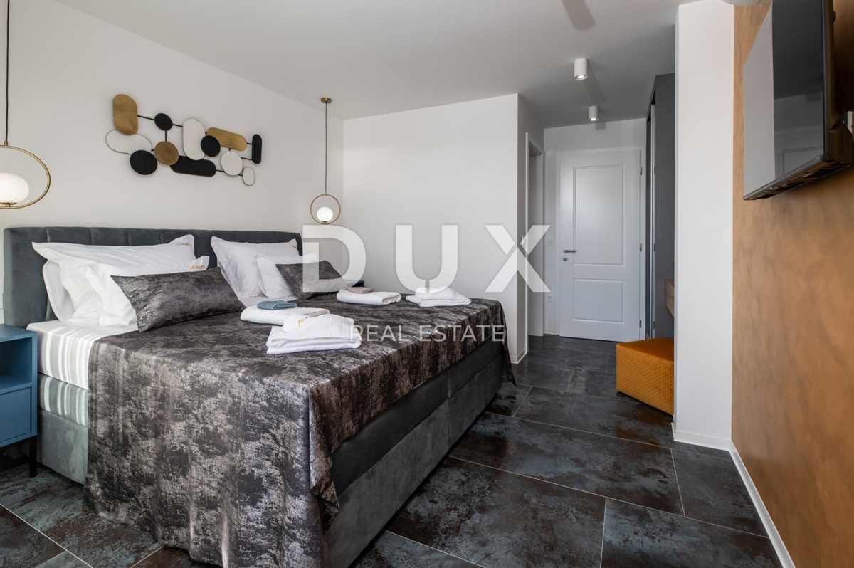 ISOLA DI PAG, NOVALJA - Villa con 4 camere da letto, piscina e sauna, 148,50 m2