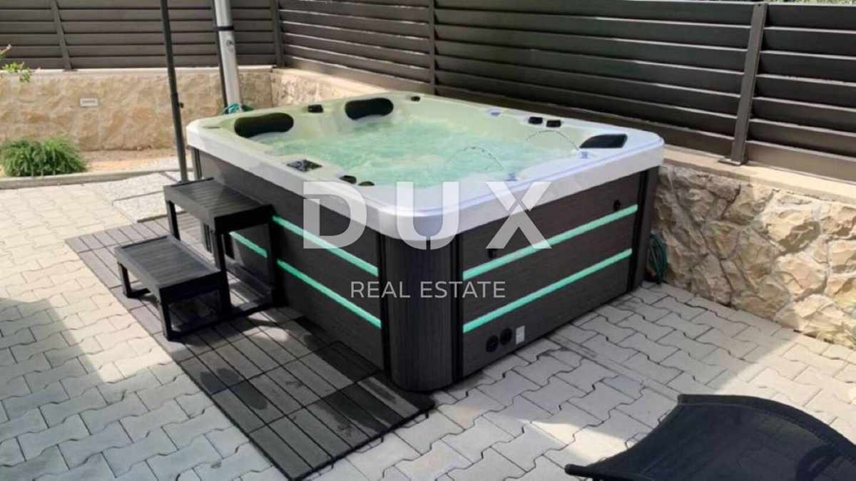 ISOLA DI PAG, NOVALJA - Villa con 4 camere da letto, piscina e sauna, 148,50 m2