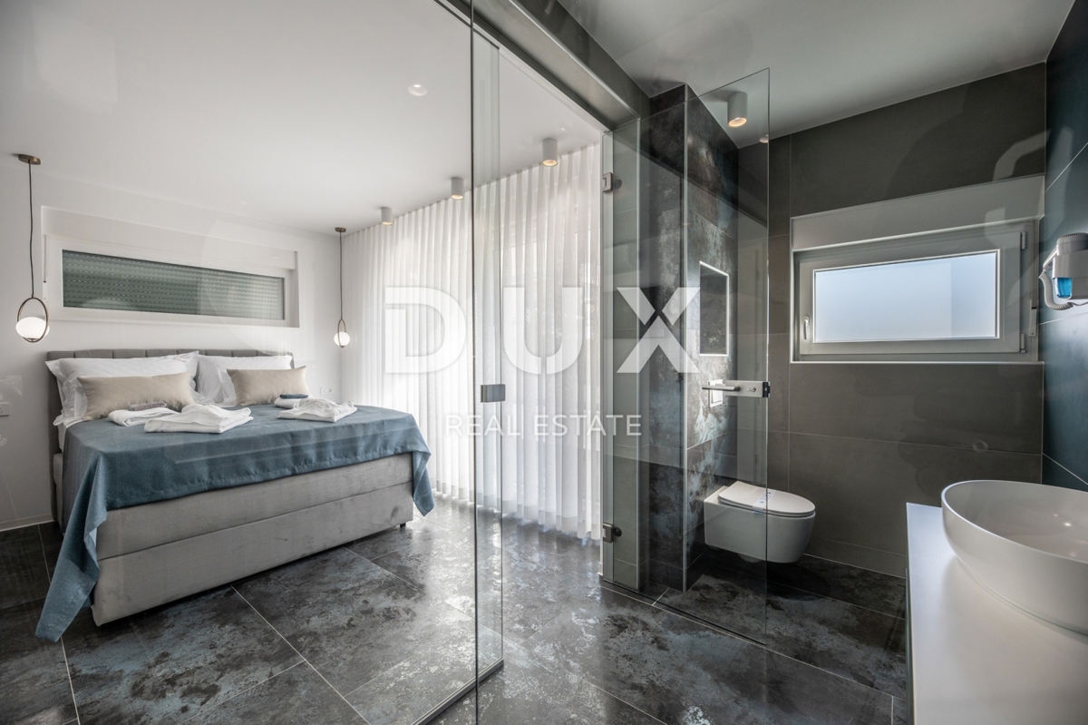 ISOLA DI PAG, NOVALJA - Villa con 4 camere da letto, piscina e sauna, 148,50 m2