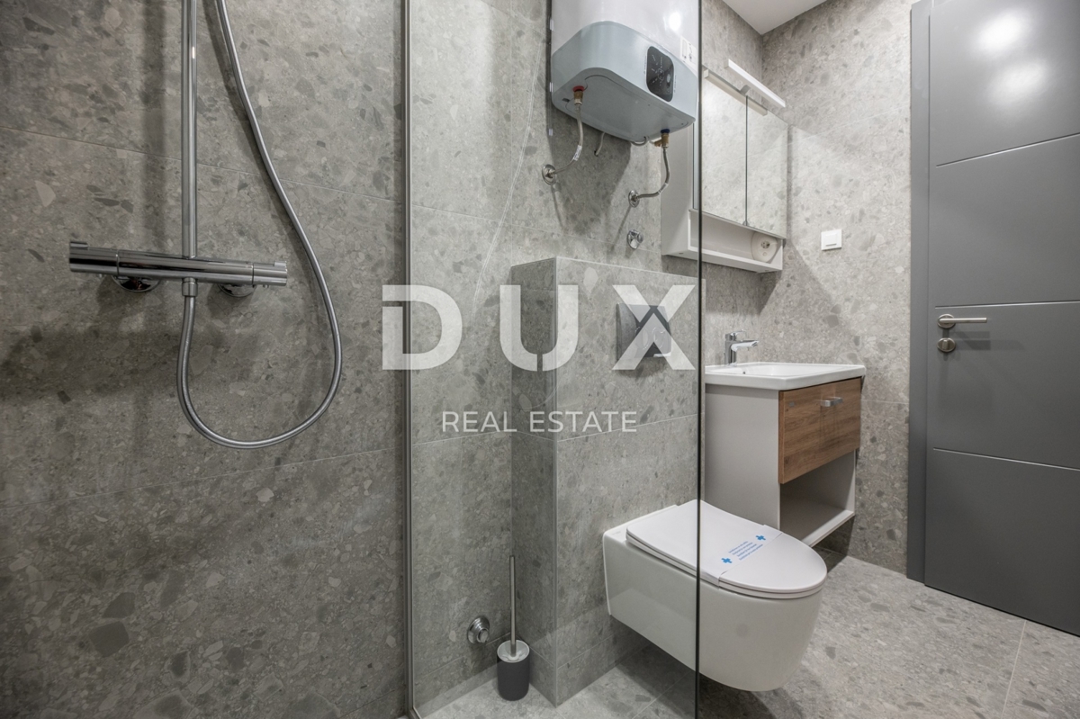 ISOLA DI PAG, NOVALJA - Villa con 4 camere da letto, piscina e sauna, 148,50 m2