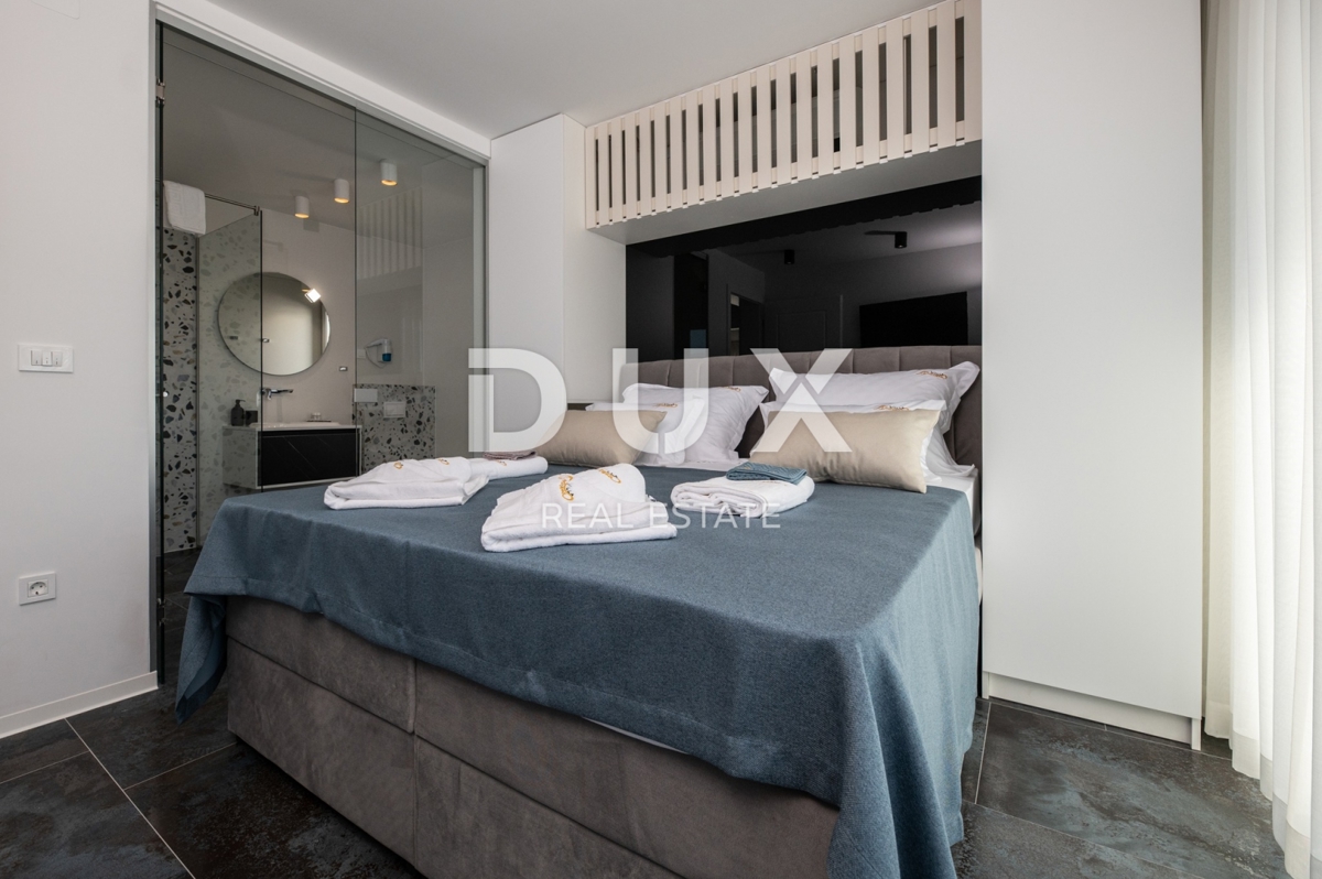 ISOLA DI PAG, NOVALJA - Villa con 4 camere da letto, piscina e sauna, 148,50 m2