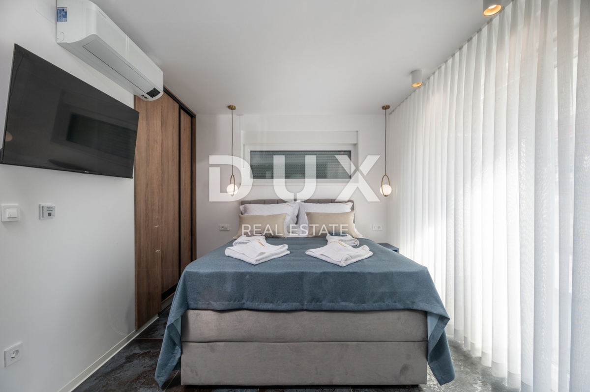 ISOLA DI PAG, NOVALJA - Villa con 4 camere da letto, piscina e sauna, 148,50 m2