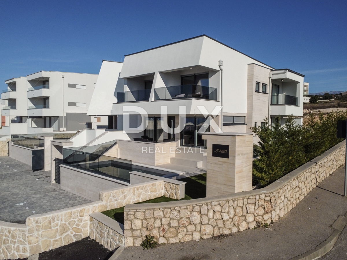 ISOLA DI PAG, NOVALJA - Villa con 4 camere da letto, piscina e sauna, 148,50 m2