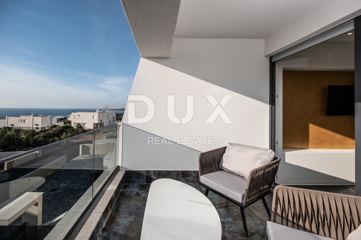 ISOLA DI PAG, NOVALJA - Villa con 4 camere da letto, piscina e sauna, 148,50 m2