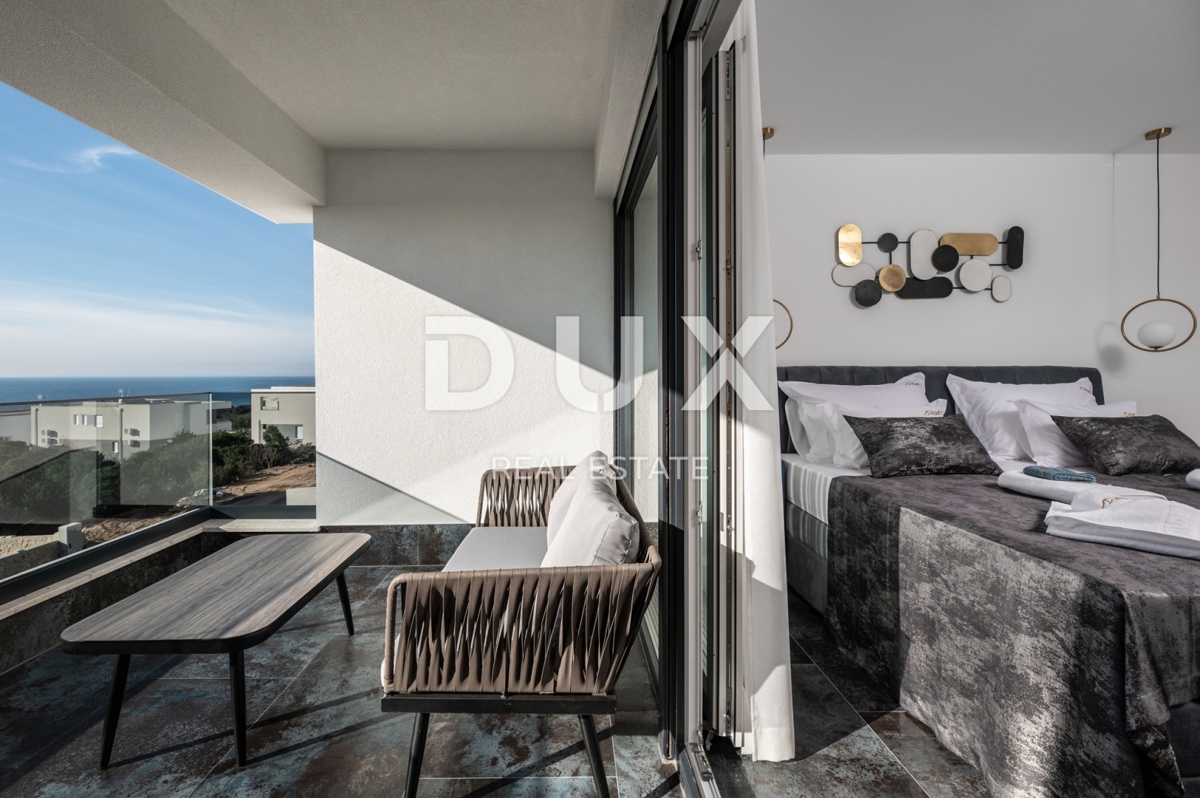 ISOLA DI PAG, NOVALJA - Villa con 4 camere da letto, piscina e sauna, 148,50 m2