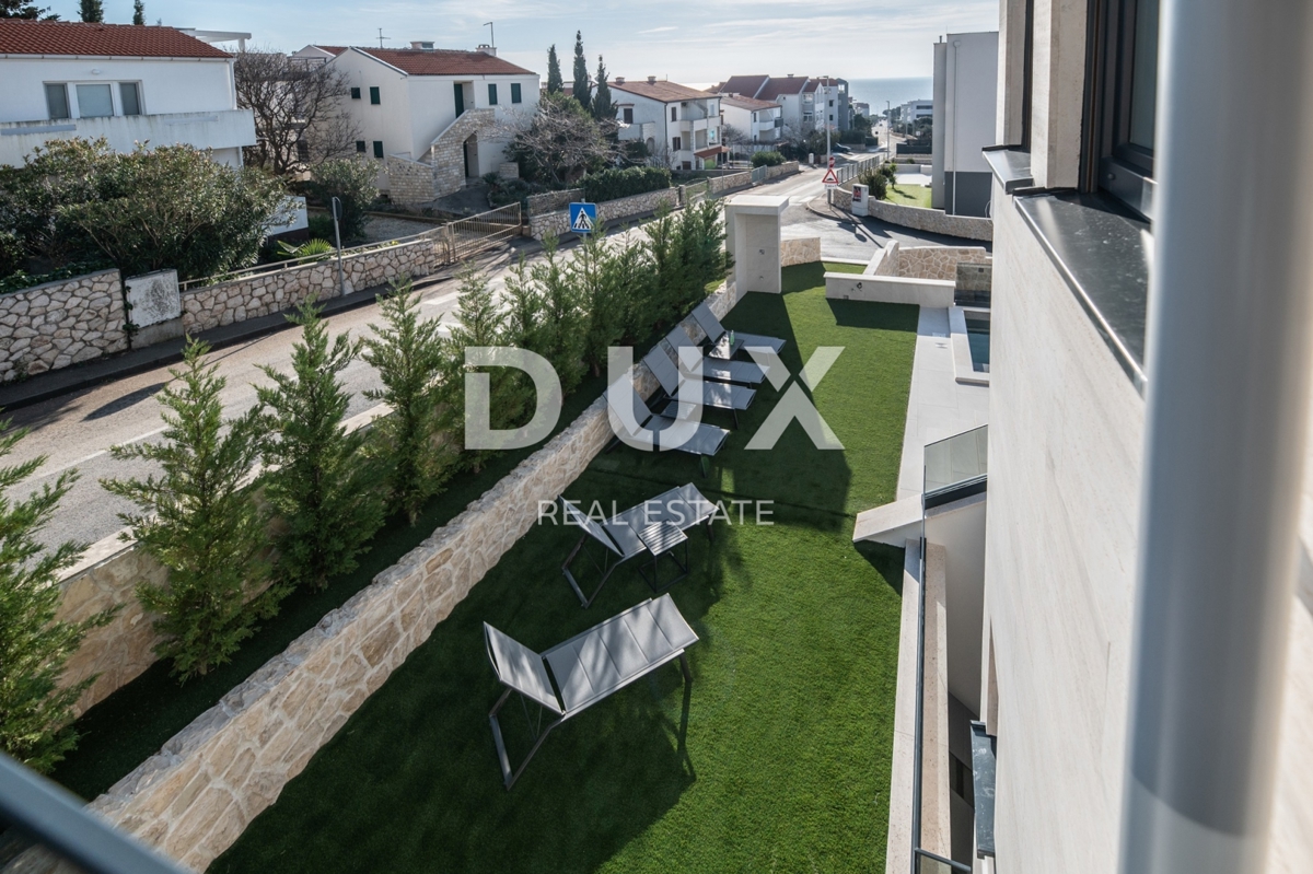 ISOLA DI PAG, NOVALJA - Villa con 4 camere da letto, piscina e sauna, 148,50 m2