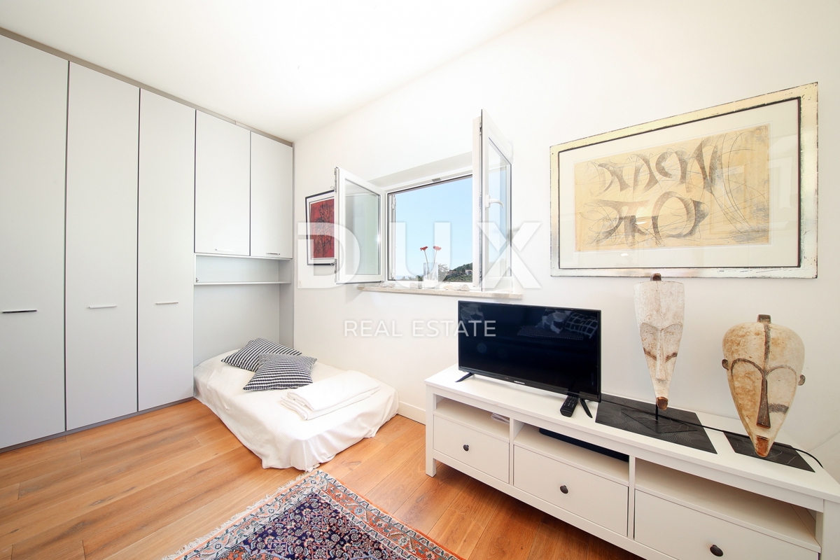 OPATIJA, LOVRAN – Attico con Piscina, Giardino e Vista Panoramica