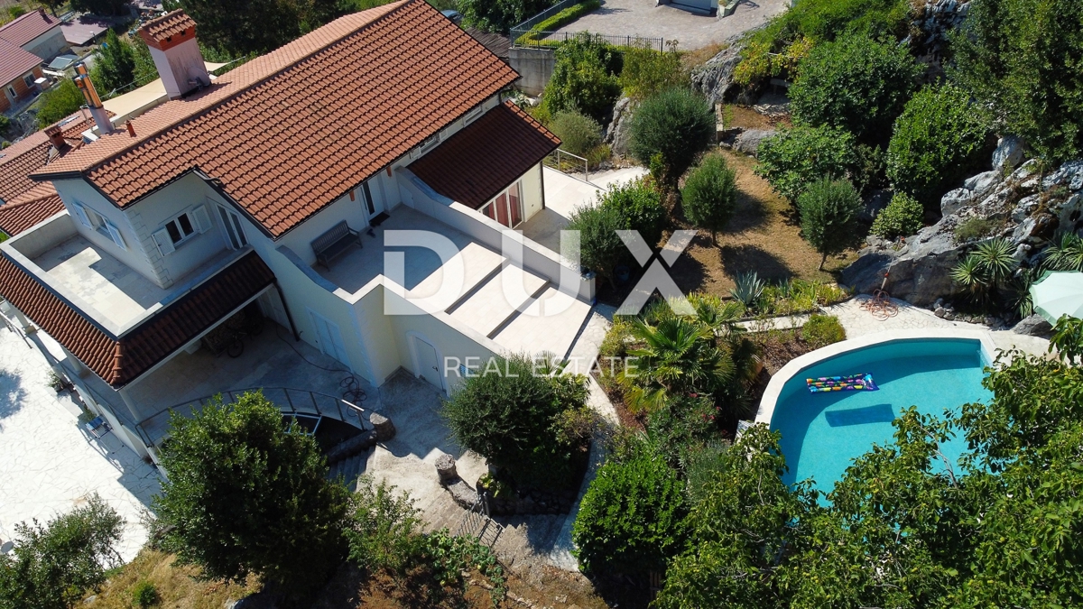 OPATIJA, LOVRAN – Attico con Piscina, Giardino e Vista Panoramica