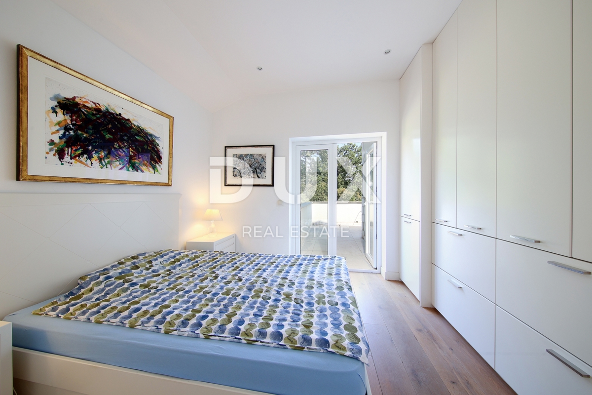 OPATIJA, LOVRAN – Attico con Piscina, Giardino e Vista Panoramica