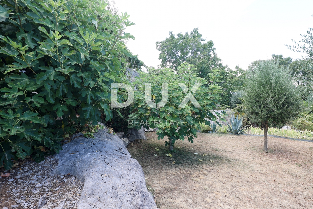 OPATIJA, LOVRAN – Attico con Piscina, Giardino e Vista Panoramica