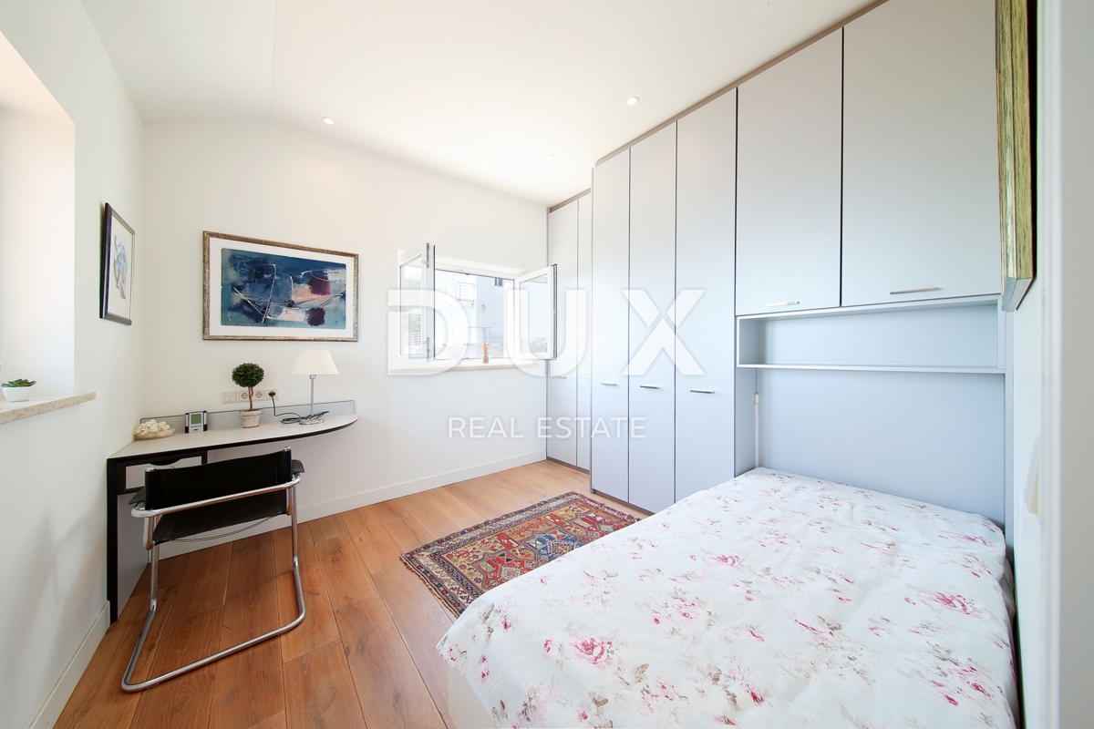 OPATIJA, LOVRAN – Attico con Piscina, Giardino e Vista Panoramica