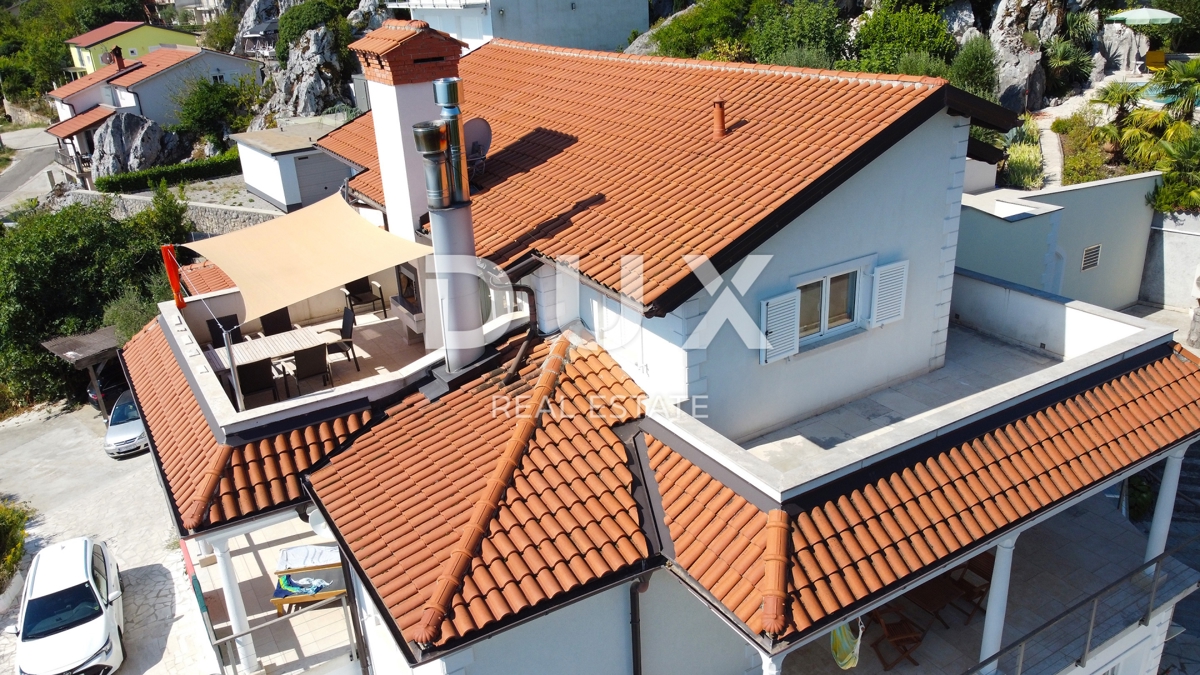 OPATIJA, LOVRAN – Attico con Piscina, Giardino e Vista Panoramica