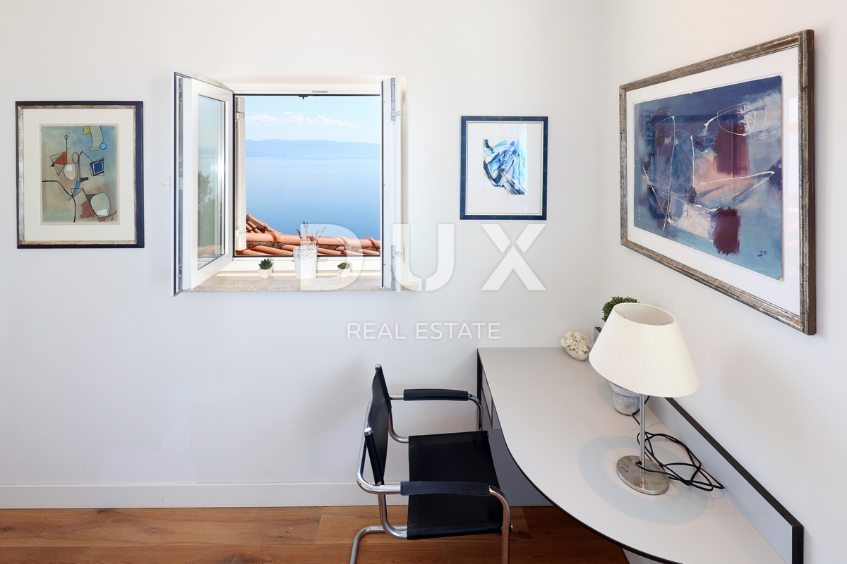 OPATIJA, LOVRAN – Attico con Piscina, Giardino e Vista Panoramica