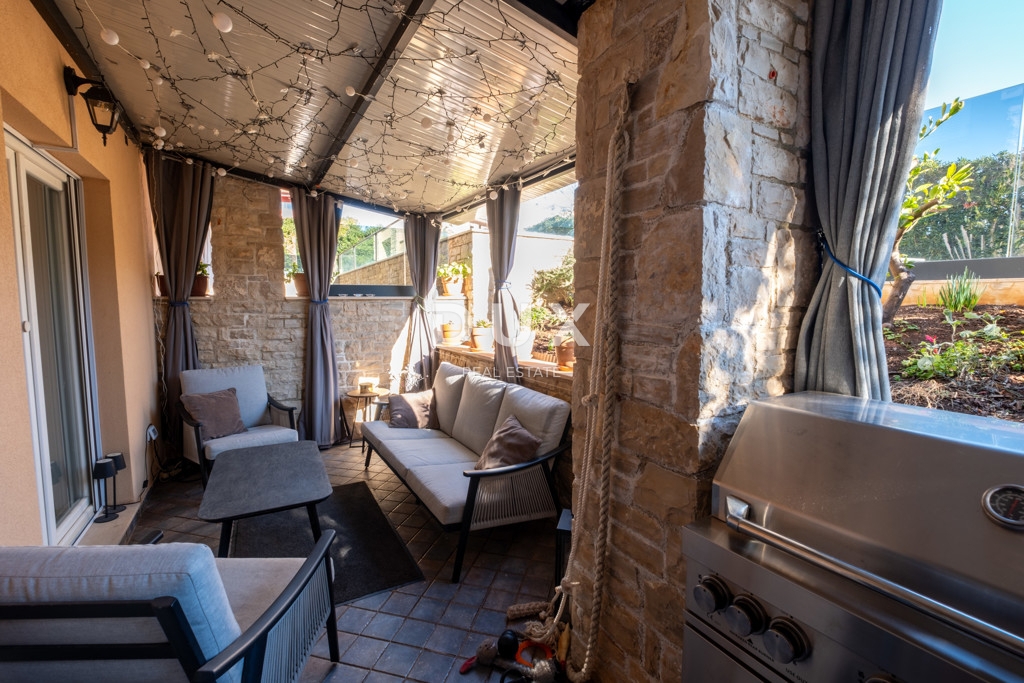 ISTRIA, MEDULIN - Appartamento con due camere da letto con giardino e terrazza a soli 200 metri dal mare