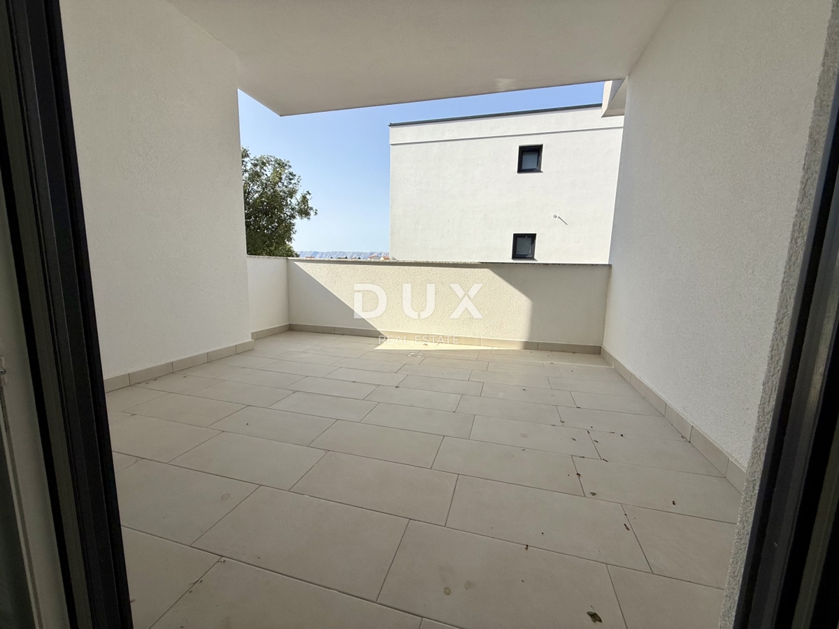 NOVI VINODOLSKI - Appartamento in un nuovo edificio con giardino!