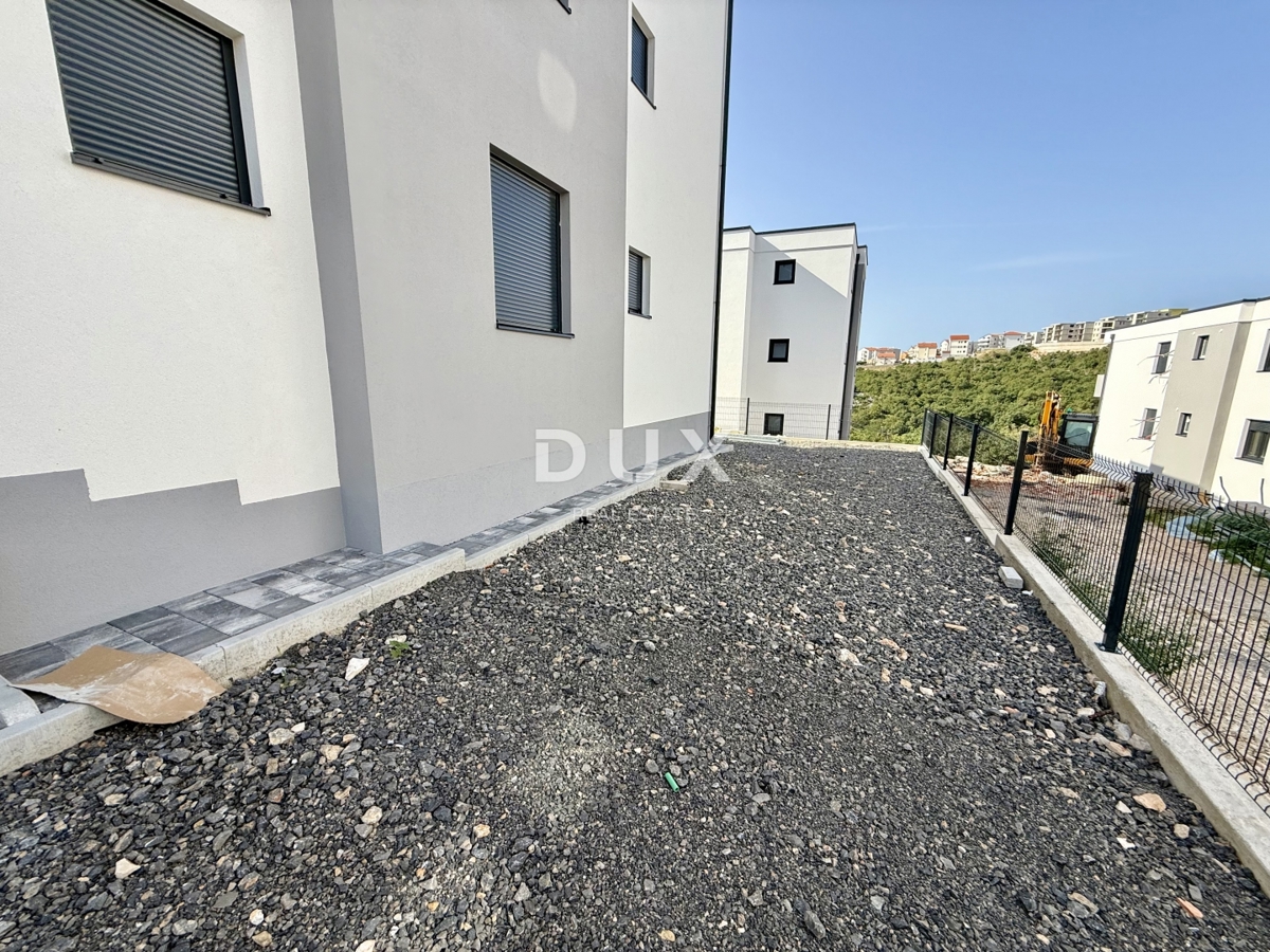NOVI VINODOLSKI - Appartamento in un nuovo edificio con giardino!
