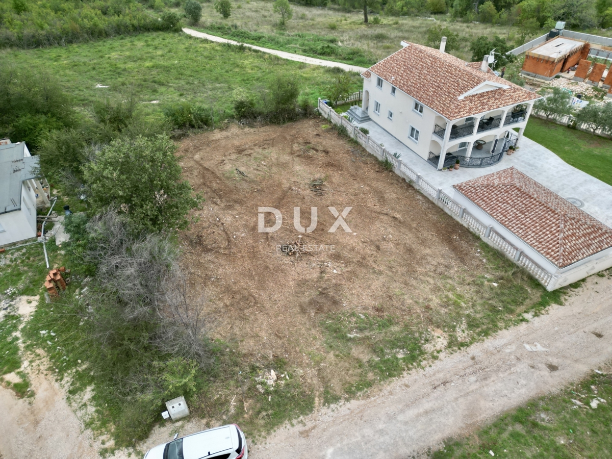 ISTRIA, BUIE, CASTEL - Terreno con permesso di costruire valido