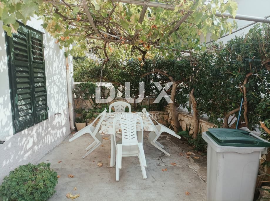 ISOLA DI PAG, NOVALJA - Casa indipendente nel centro di Novalja