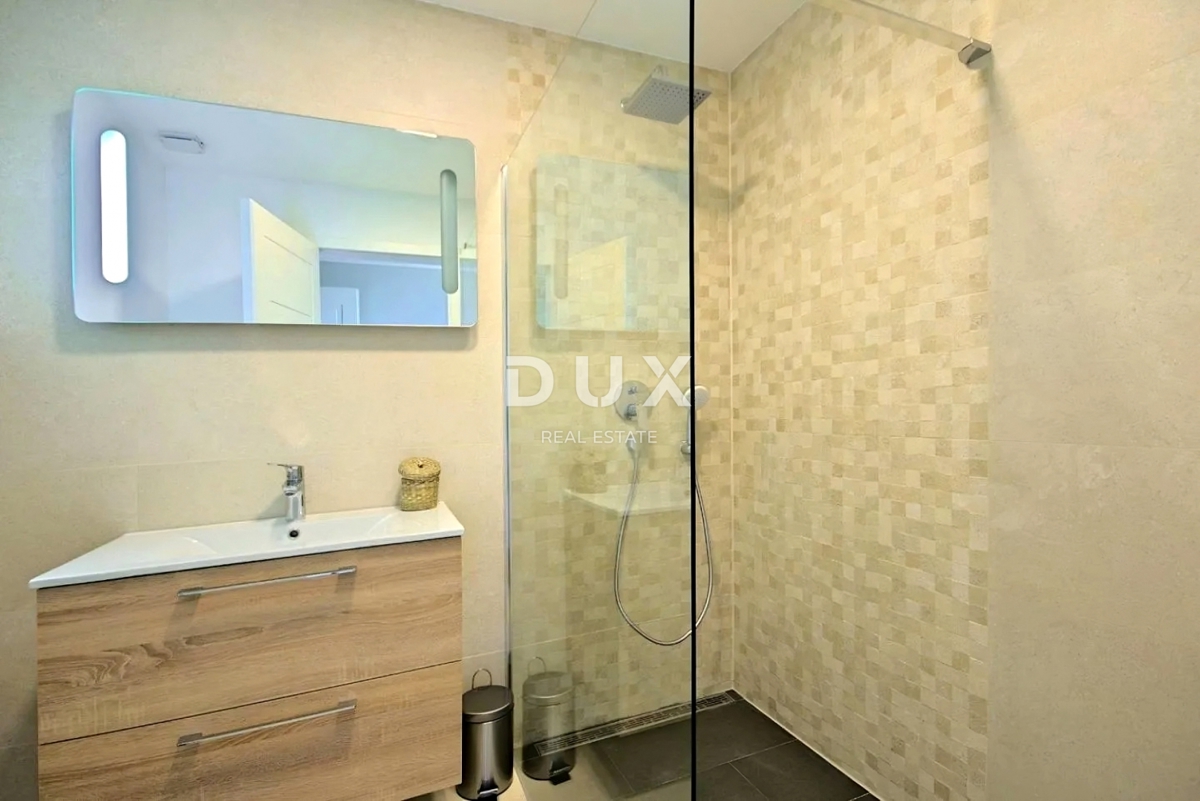 ISTRIA, PARENZO - Casa moderna con piscina vicino al mare