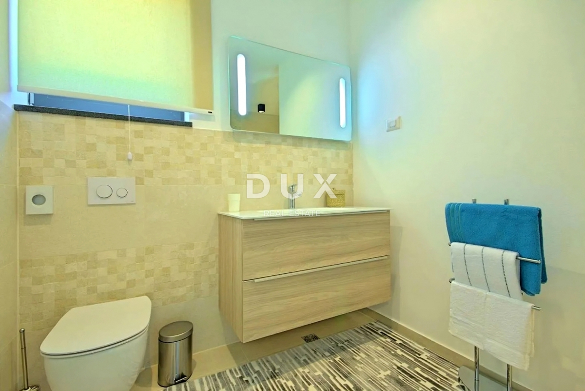 ISTRIA, PARENZO - Casa moderna con piscina vicino al mare