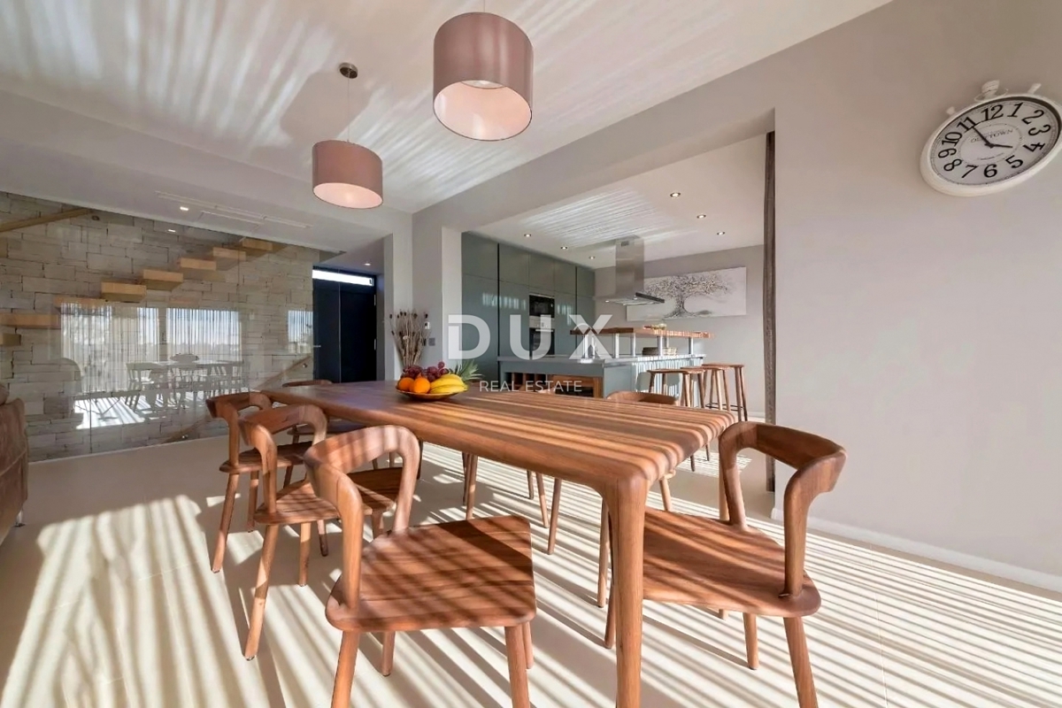 ISTRIA, PARENZO - Casa moderna con piscina vicino al mare