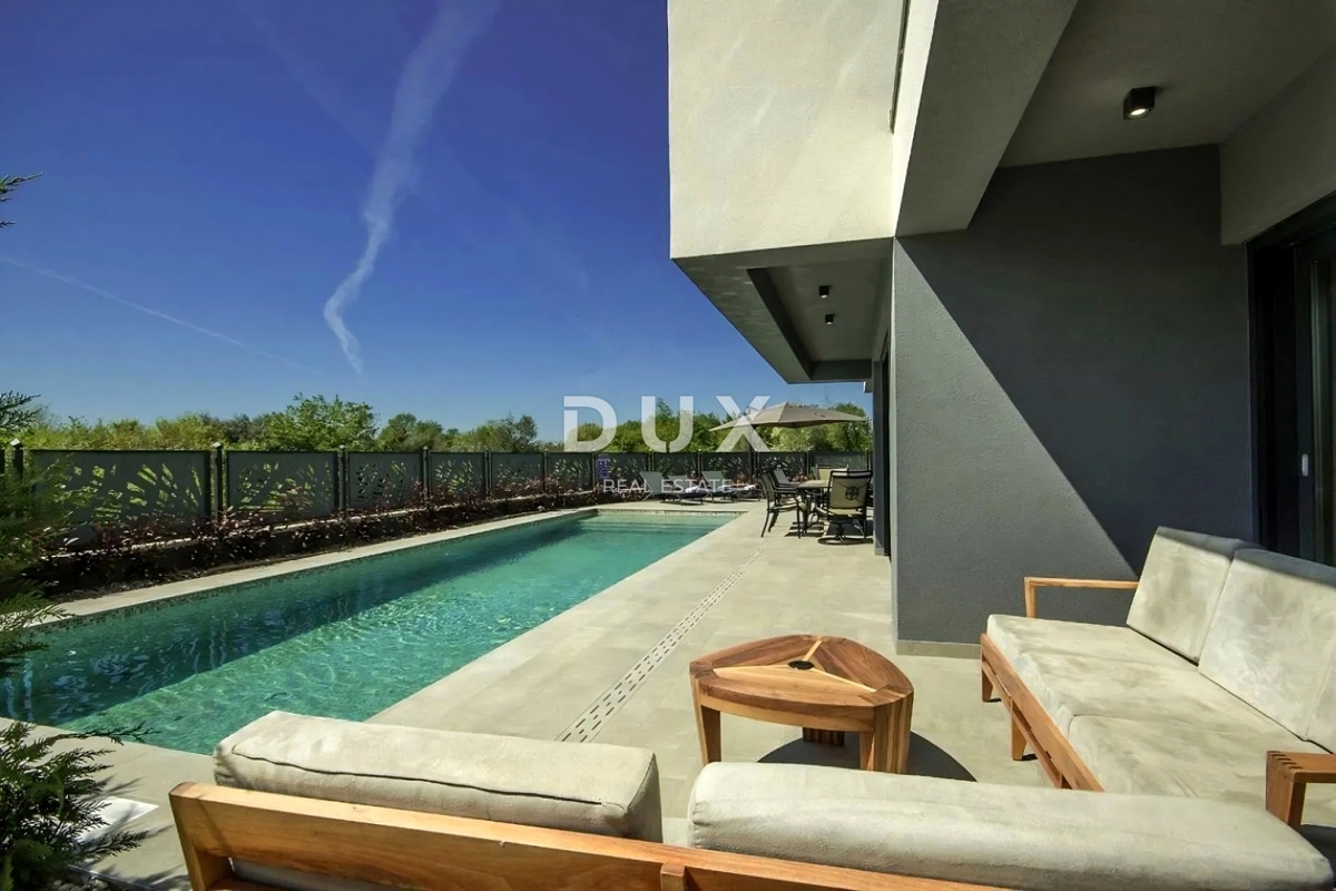 ISTRIA, PARENZO - Casa moderna con piscina vicino al mare