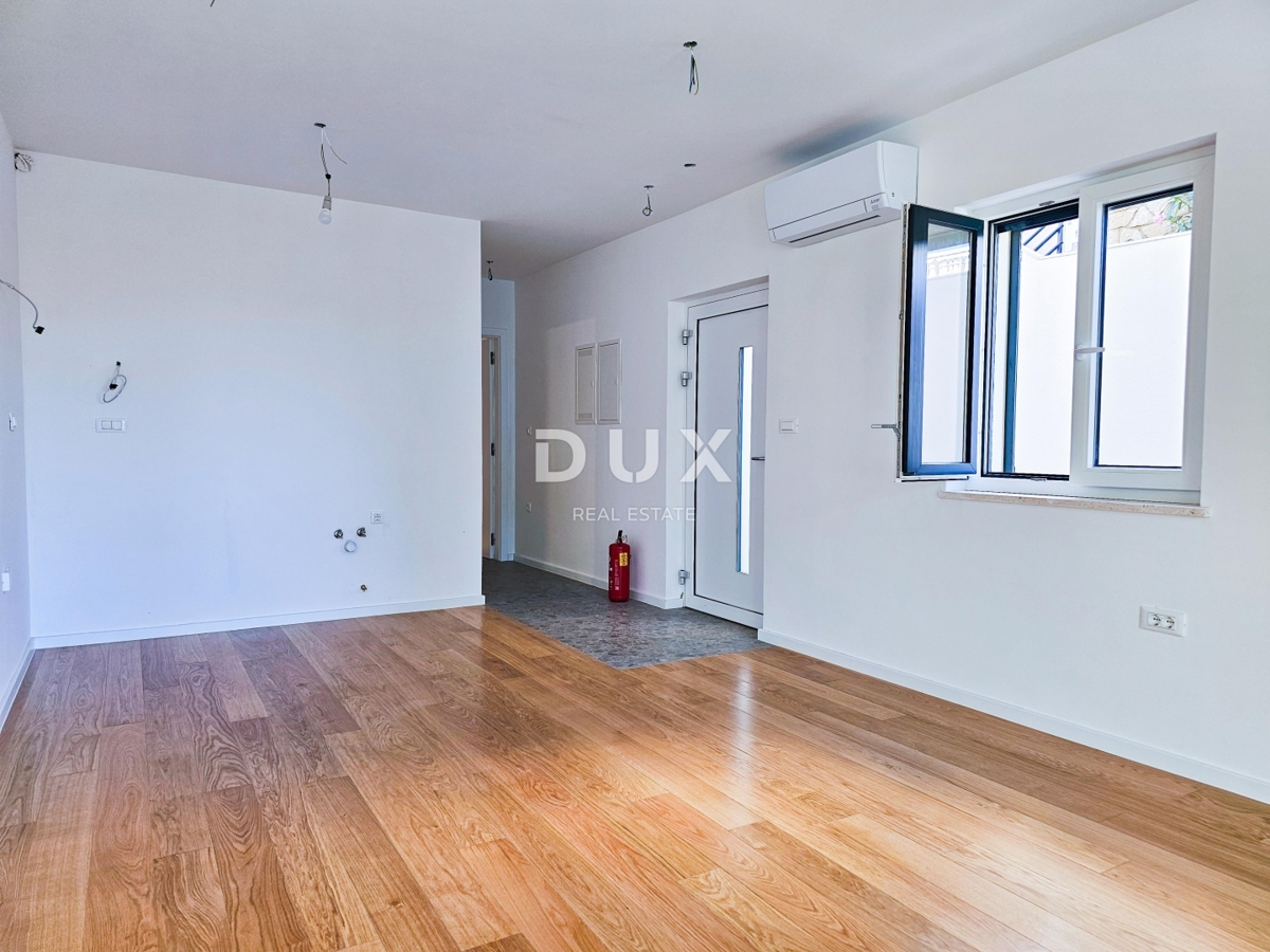 MALI LOŠINJ, CENTRO - OCCASIONE - Appartamento al piano terra con giardino e parcheggio