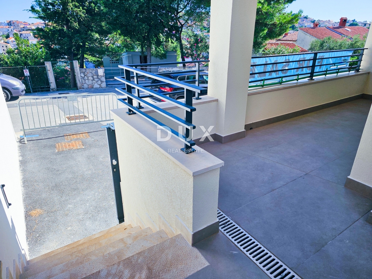 MALI LOŠINJ, CENTRO - OCCASIONE - Appartamento al piano terra con giardino e parcheggio