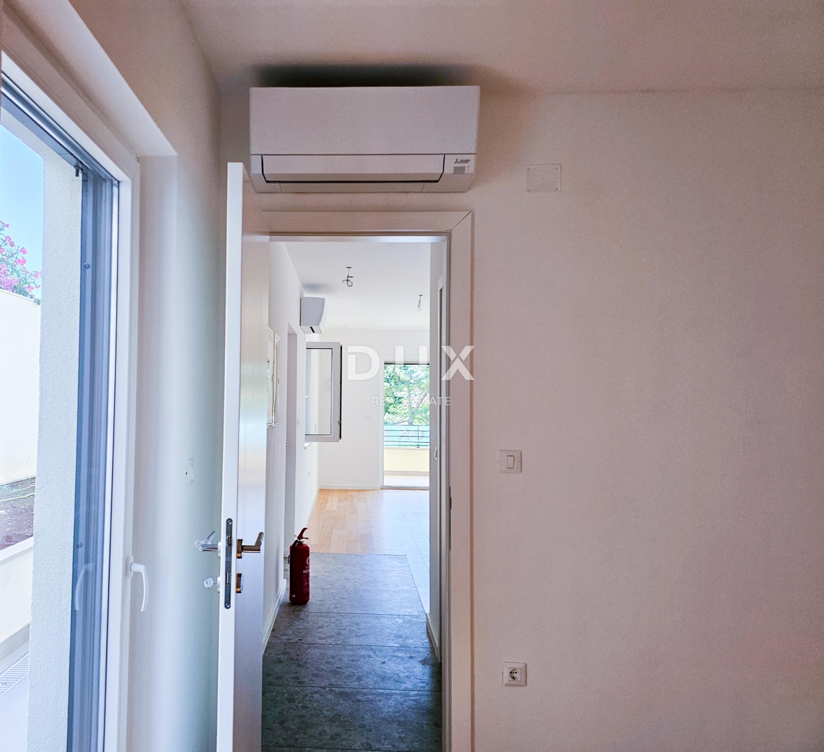 MALI LOŠINJ, CENTRO - OCCASIONE - Appartamento al piano terra con giardino e parcheggio