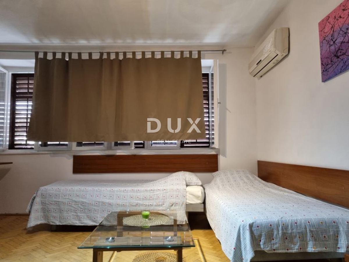 ISTRIA, POLA - Edificio residenziale con tre appartamenti e spazio commerciale nel cuore di Pola! 