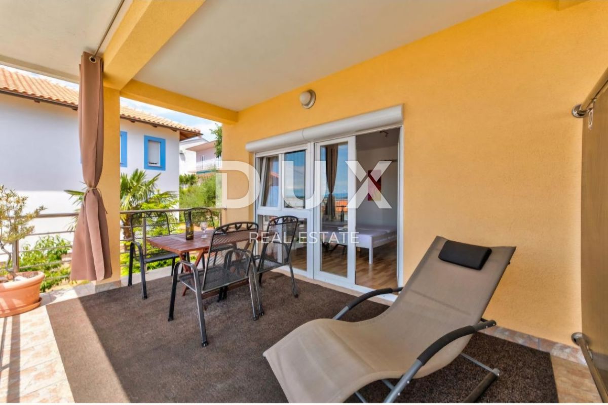 CRIKVENICA, DRAMALJ - Casa con 6 appartamenti, a 200 m dal mare